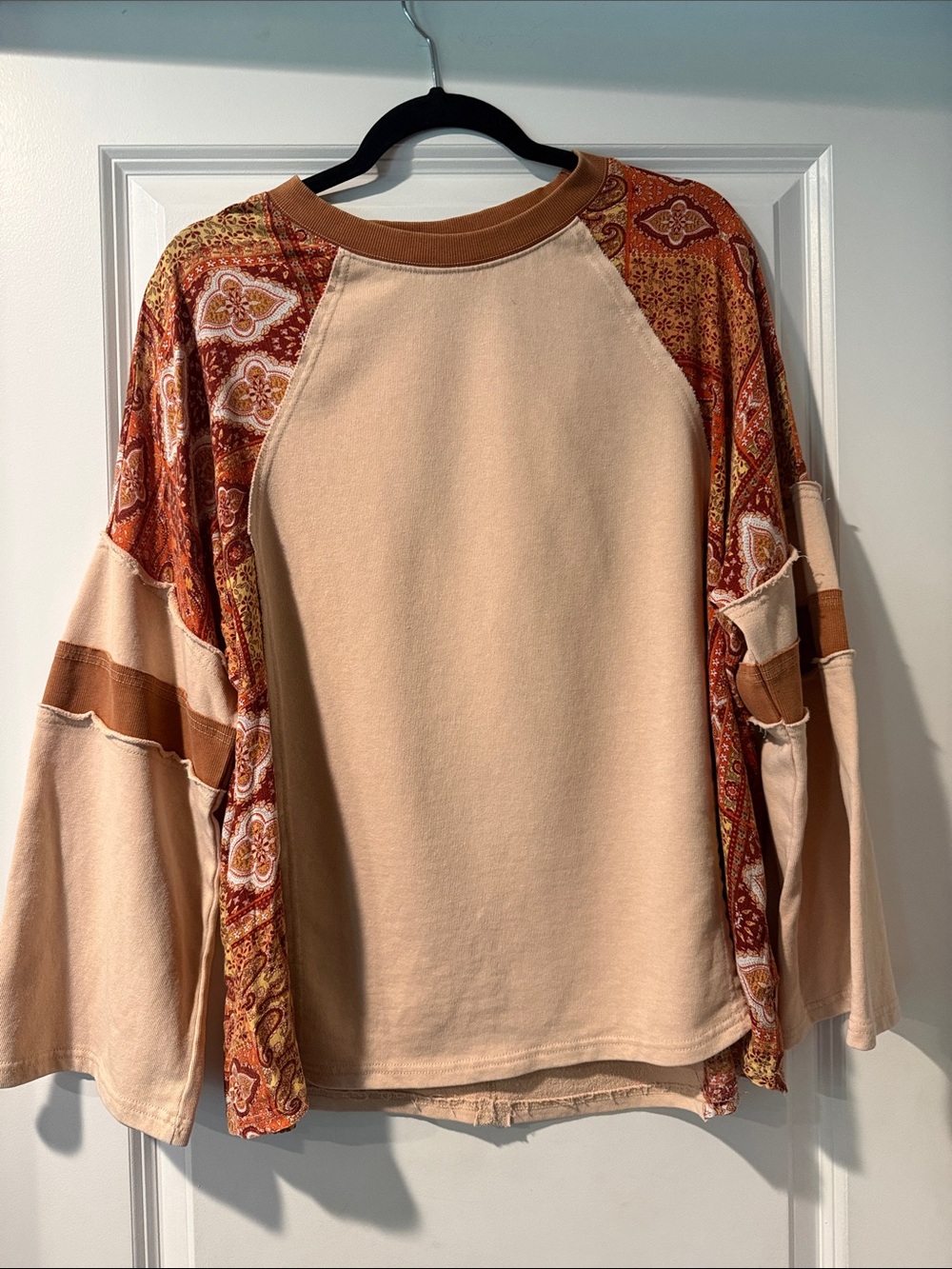 easel Boho Patchwork Raglan Sweatshirt in Cream and Rust